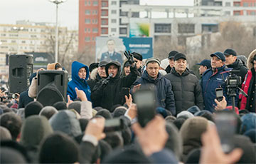 «Силовики вели стрельбу боевыми патронами, в Алматы погибли 30 протестующих»