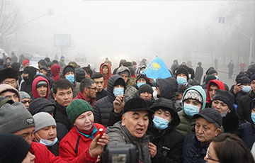Протестующие в Жанаозене выдвинули четыре требования властям