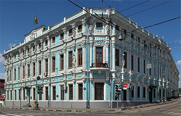 Неизвестные «заминировали» посольства Беларуси и Армении в Москве