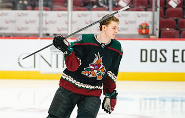 Владислав Колячонок дебютировал в НХЛ