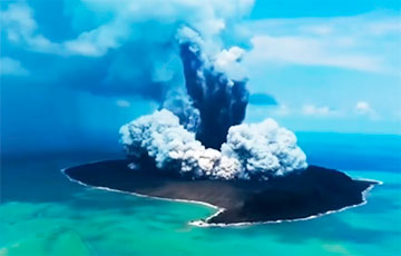 Извержение подводного вулкана выгнало короля Тонга из дворца