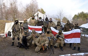"Tens of Thousands of Belarusians To Fight Against Russia on the Side of Ukraine"