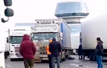 На беларуска-польскай мяжы чэргі вырастуць яшчэ больш