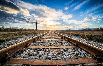 Казахстанские железные дороги разорвали контракт с компанией дочери Назарбаева