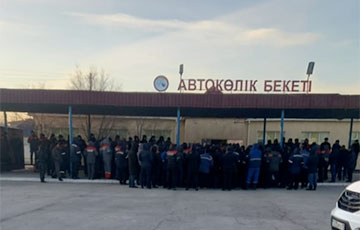 В Жанаозене на забастовку вышли рабочие нефтесервисной компании «Бургылау»