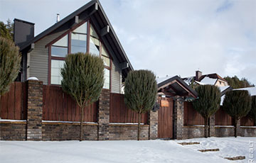 «Рядом миллиардеры строятся, а у меня даже канализации нет»