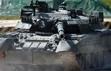 Российские танки и бронетехника из Донецка выдвинулись к линии разграничения