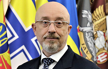 В Украине решили отложить отставку министра обороны Резникова