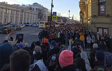 Команда Навального призвала россиян выйти 6 марта на митинги против войны