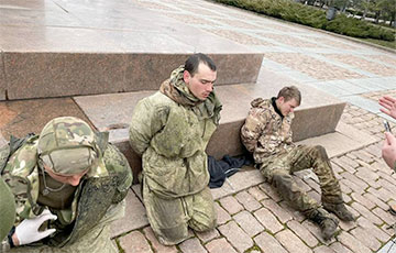 «Папа, нас взяли в капкан!»: пойманным в Николаеве российским оккупантам разрешили позвонить домой