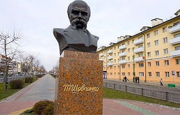 У Берасці міліцыя не пусціла людзей да бюста Тараса Шаўчэнкі