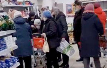 Драки за продукты в магазинах РФ стали массовым явлением