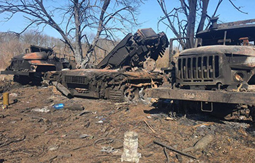 В Украине оккупанты расстреляли около 20 своих автомобилей, чтобы не ехать на фронт