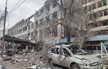 Резников: Возле Мариуполя находятся более 10 тысяч российских солдат