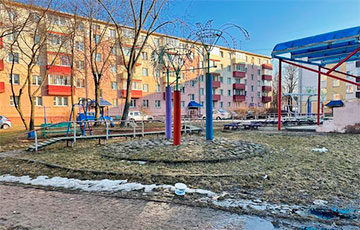 Что стало с некогда образцовым двором в белорусском промышленном городе?