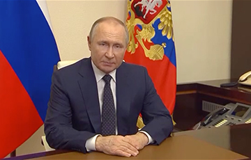 Media: Putin Falls Sick During Preparation Of Address To Russians