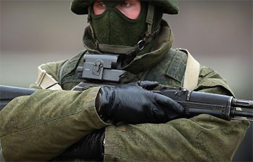 Российские оккупанты переодеваются в «гражданку» и бегут