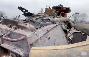 Soldiers Of 10th Mountain Assault Brigade Take Revenge On Invaders