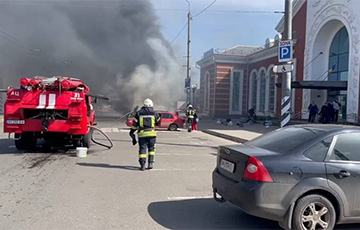 Оккупанты обстреляли вокзал в Краматорске: более 30 человек погибли и более 100 ранено