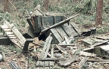 Ukrainian Soldiers Destroy Enemy Ammunition Depot with Precise Fire