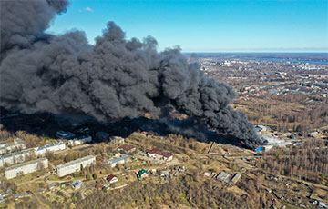 В Ивановской области РФ загорелся один из самых крупных химзаводов страны