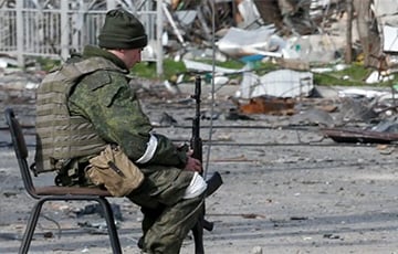 Офицер ВСУ: Россияне начали отступать, выставив раненых как «живой щит»