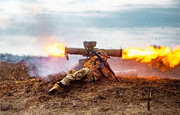 Ukrainian Stugna Blows Russian Tank To Hell On Kherson Frontline