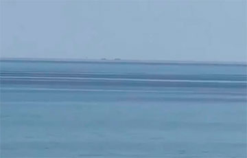 В Одессе на горизонте заметили много странных кораблей