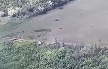 Azov Fighters Liquidated With Targeted Fire Occupiers' Equipment Hidden In Bushes
