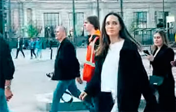 Анджелине Джоли во время визита во Львов пришлось бежать в бомбоубежище