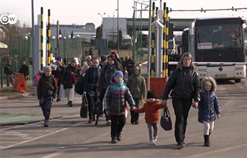 Более 90% украинцев, которые вернулись в страну, довольны помощью, оказанной им за границей