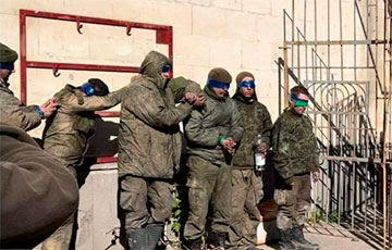 "Prisoners Look Pitiful Indeed": Armed Forces Of Ukraine Beat Invaders Near Kharkiv