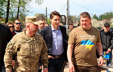 Премьер-министр Канады Джастин Трюдо прибыл в Украину и посетил Ирпень