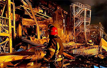 В Одессе из-за ракетного удара загорелся торговый центр