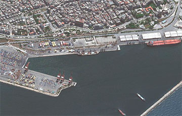 CNN идентифицировал российское судно с краденым в Украине зерном