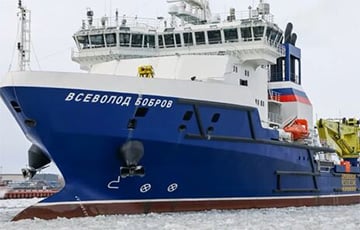 Российское судно «Всеволод Бобров» загорелось возле Змеиного благодаря украинским военным морякам