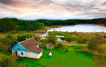 От $15 тысяч: какие недорогие дома продаются на берегах белорусских озер