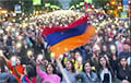 Тысячи протестующих в Ереване потребовали отставки Пашиняна