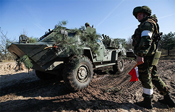 Генштаб ВСУ: Белорусы пополняют войска на границе, учатся строить переправы
