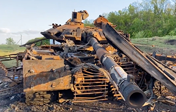 Territorial Defence Fighters Destroyed Russian T-90M Tank In Kharkiv Region Which Shot Up Convoy With Civilians