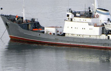 СМИ: ВСУ могли подбить еще один русский корабль во время боев за Змеиный