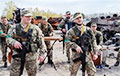 Украінскія вайскоўцы запісалі новы кліп на песню «Байрактар» на фоне знішчанай тэхнікі РФ