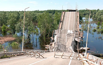 Blown-Up Bridge Across The Dnieper On Belarusian-Ukrainian Border Looks Like This