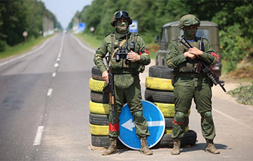 Мотузяник: Россияне могут перебросить в Беларусь свои войска и начать новое наступление