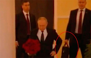 Mirror: Сотрудник ФСБ, который носил ядерный чемодан Путина, попытался покончить с собой