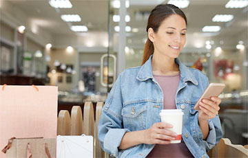 Ученые рассказали, почему нельзя пить кофе во время шоппинга