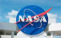 NASA требует вернуть похищенную лунную пыль и тараканов