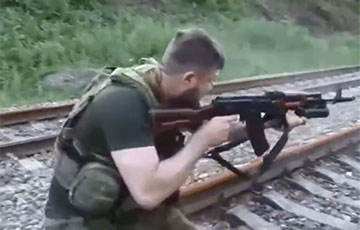 Кадыровец вступил в ожесточенный «бой» с железнодорожным полотном в Украине