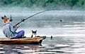 У Смаргонскім раёне 62-гадовы мужчына выратаваў рыбака, чыя надзіманая лодка перакулілася пасярод возера