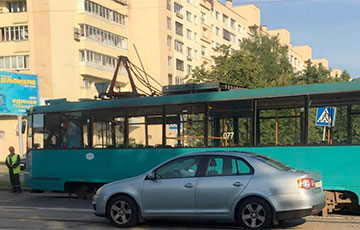 В Минске с рельсов сошел трамвай